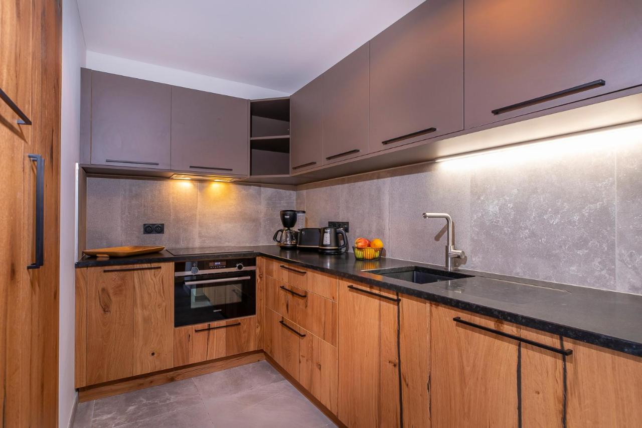 La Cour aux Ecureuils — kitchen