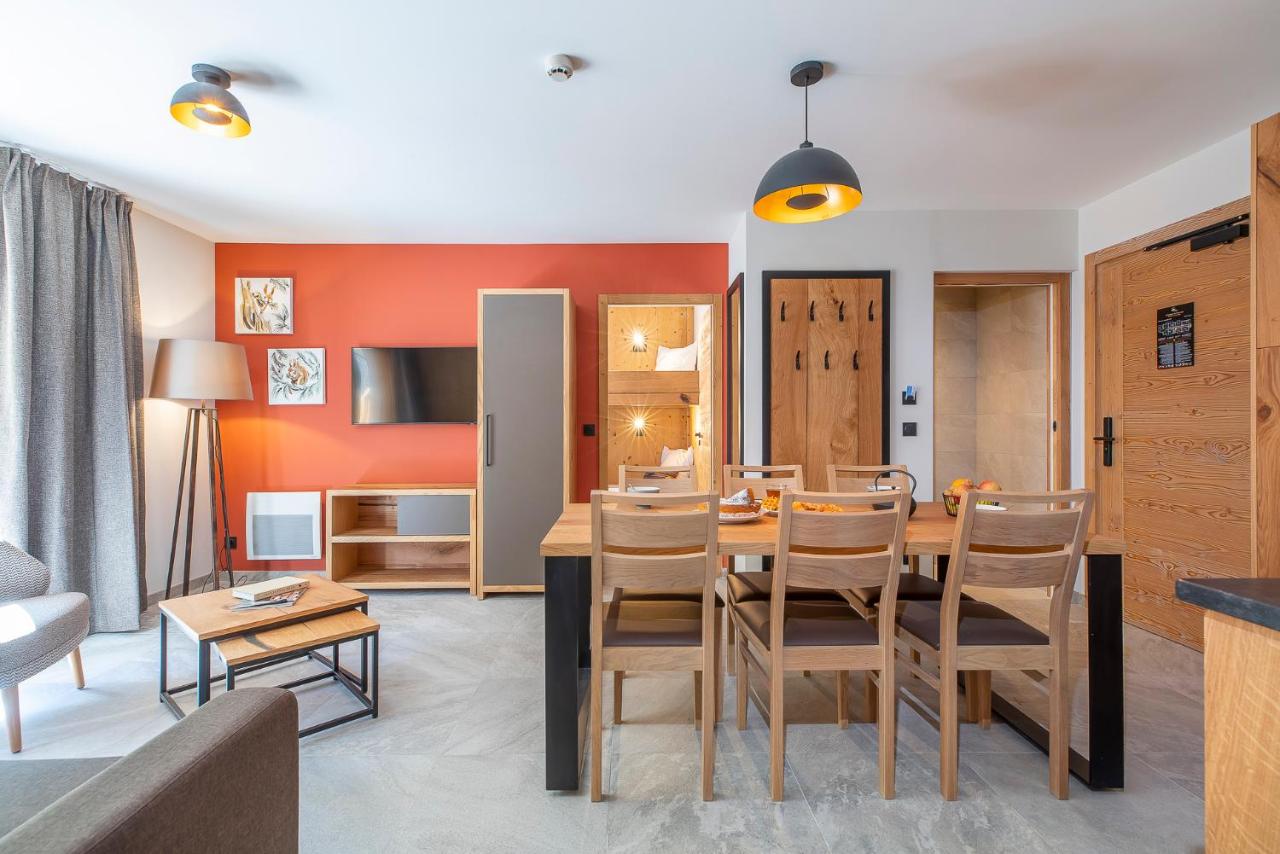 La Cour aux Ecureuils — living room 2